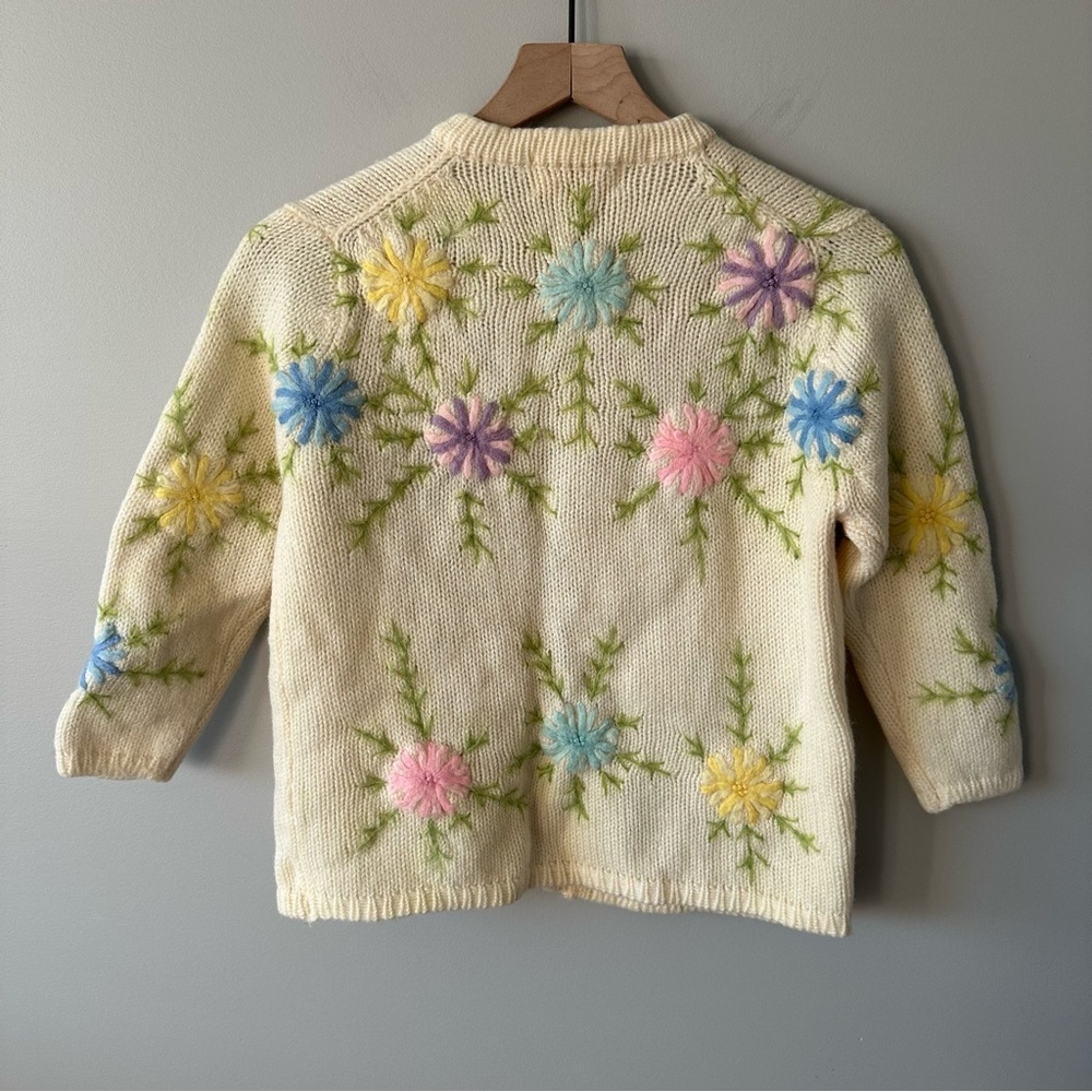 Vintage Hand-Loomed Wool Floral Cardigan – Made in Hong Kong Small 50s 60s - Picture 6 of 16